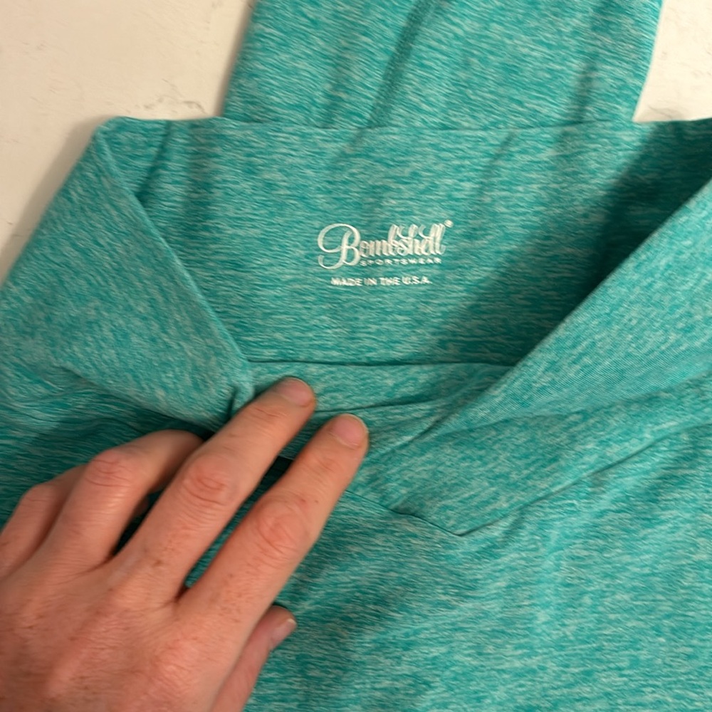 Turquoise Blue Tie Top & Scrunch Butt Leggings size small - Picture 2 of 9